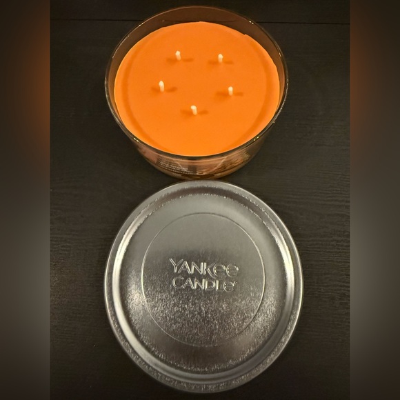 Yankee Candle Farm Fresh Peach Jar Candle, 12 ounce, NEW - Picture 2 of 4